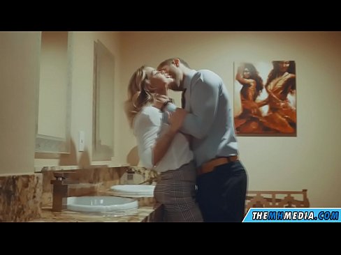 ❤️ Nalika pirang semok seduces sampeyan ing toilet umum ❤️❌ Video kurang ajar ing jv.xxxshake.ru ❌❤